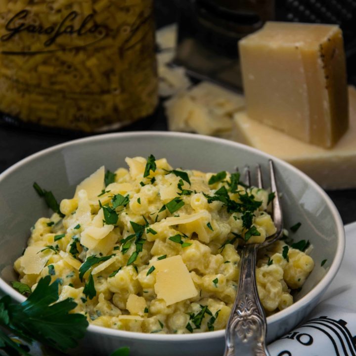 One Pot Käse-Pasta – schnelle Käse-Nudeln (Rezept)