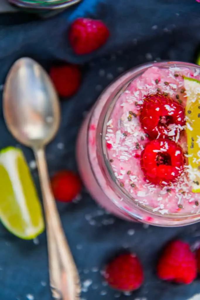 Himbeer-Kokos-Limetten Overnight Oats