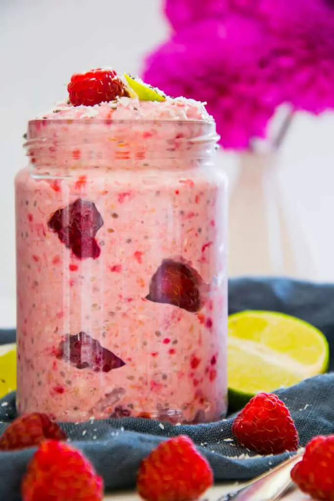 Himbeer-Kokos-Limetten Overnight Oats