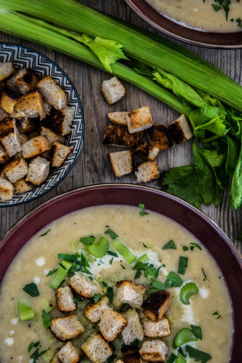 Selleriecremesuppe mit Croûtons - Oats and Crumbs