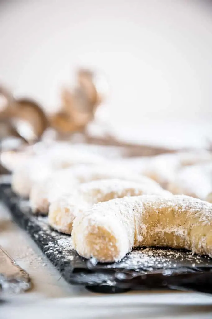 Vanillekipferl aus Mandelmürbteig mit echter Vanille