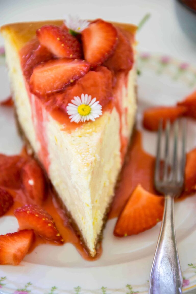 Cheesecake mit Erdbeerkompott | Oats and Crumbs