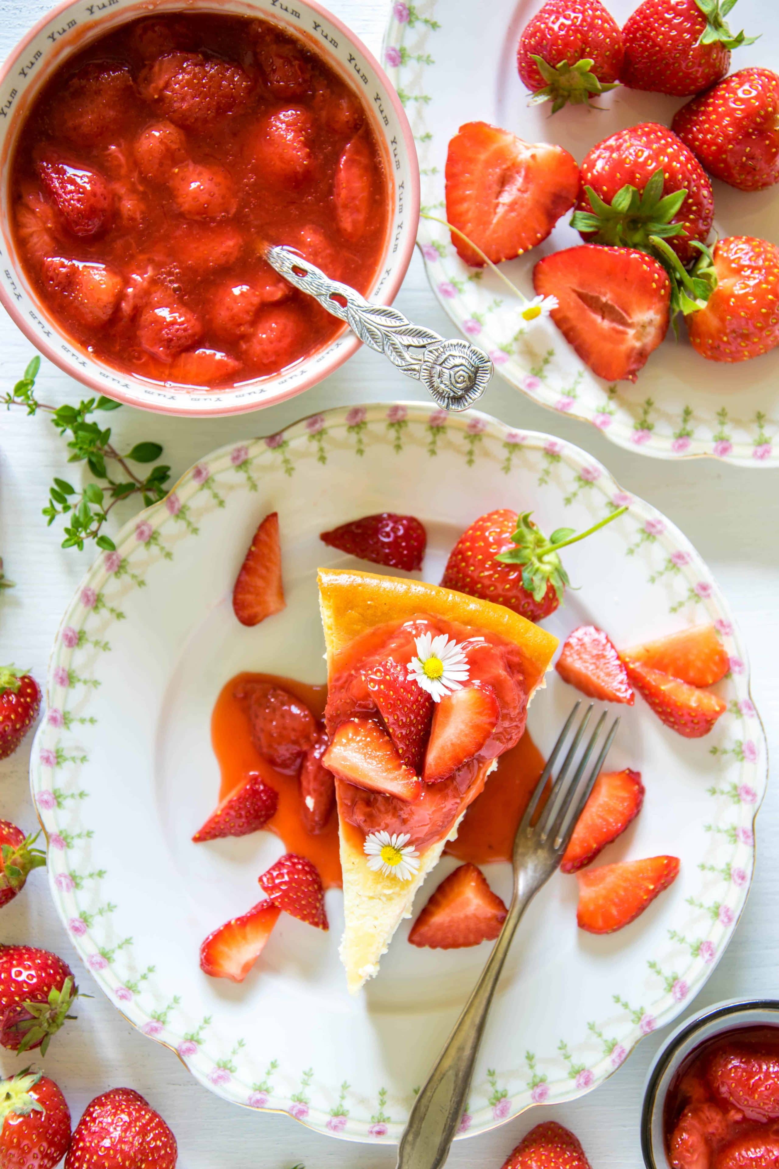 Cheesecake mit Erdbeerkompott | Oats and Crumbs