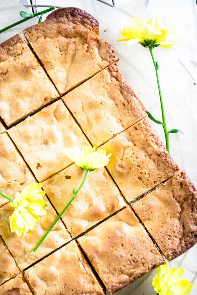 Blondies mit Zitronencreme