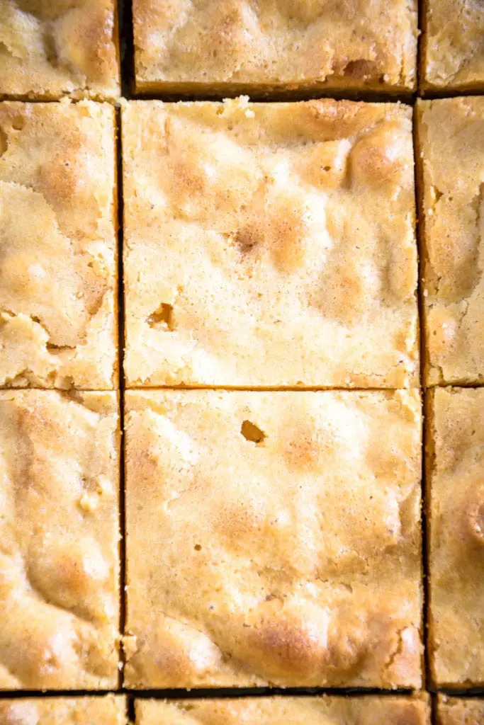 Blondies mit Zitronencreme