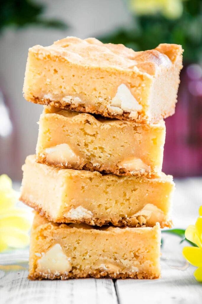 Blondies mit Zitronencreme