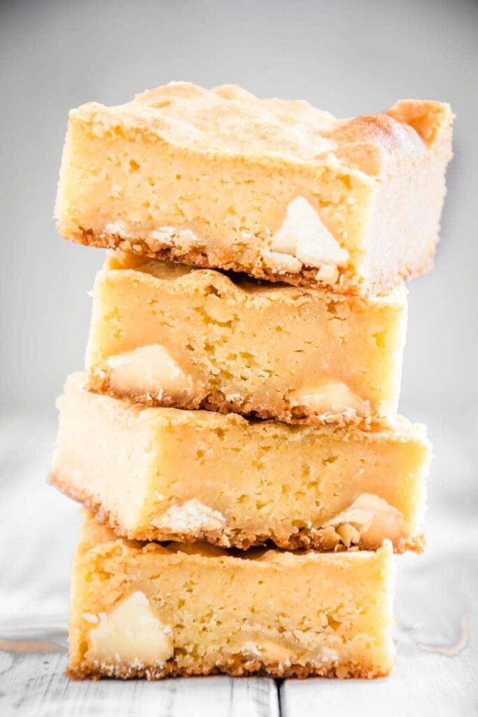 Blondies mit Zitronencreme