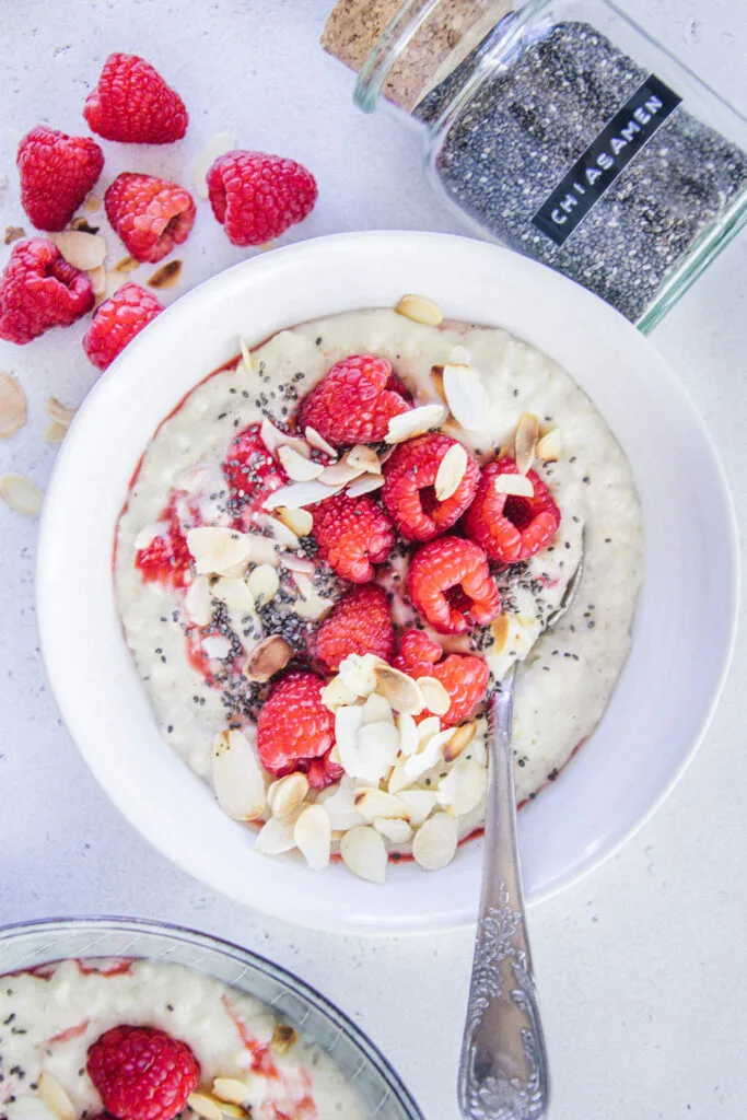 Cremiges Vanillepudding-Porridge.