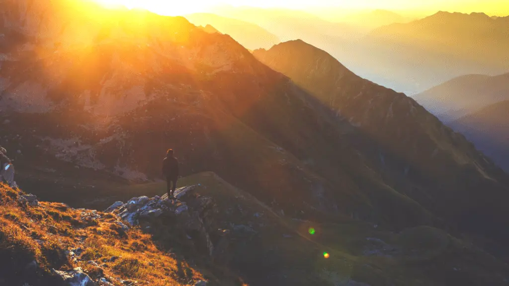 Sonnenaufgang im Gebirge.