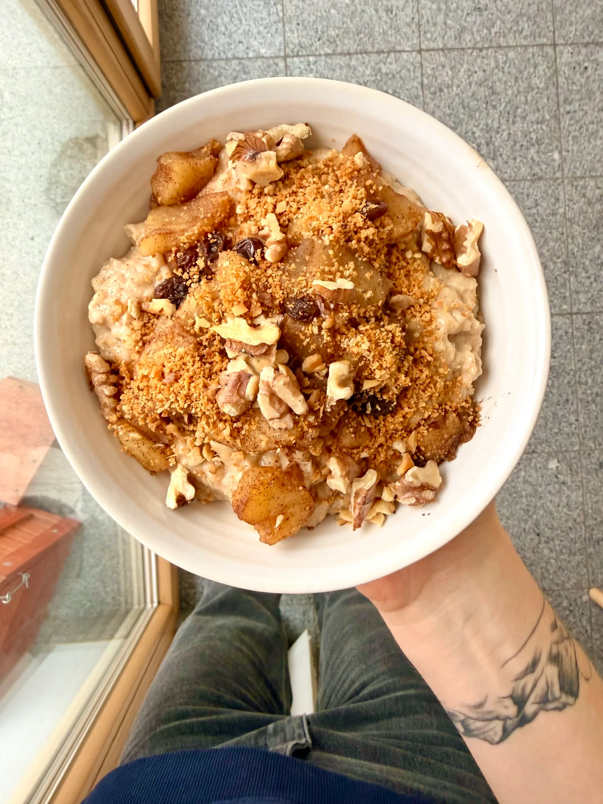 Apfelstrudel-Porridge in meinem Alltag.