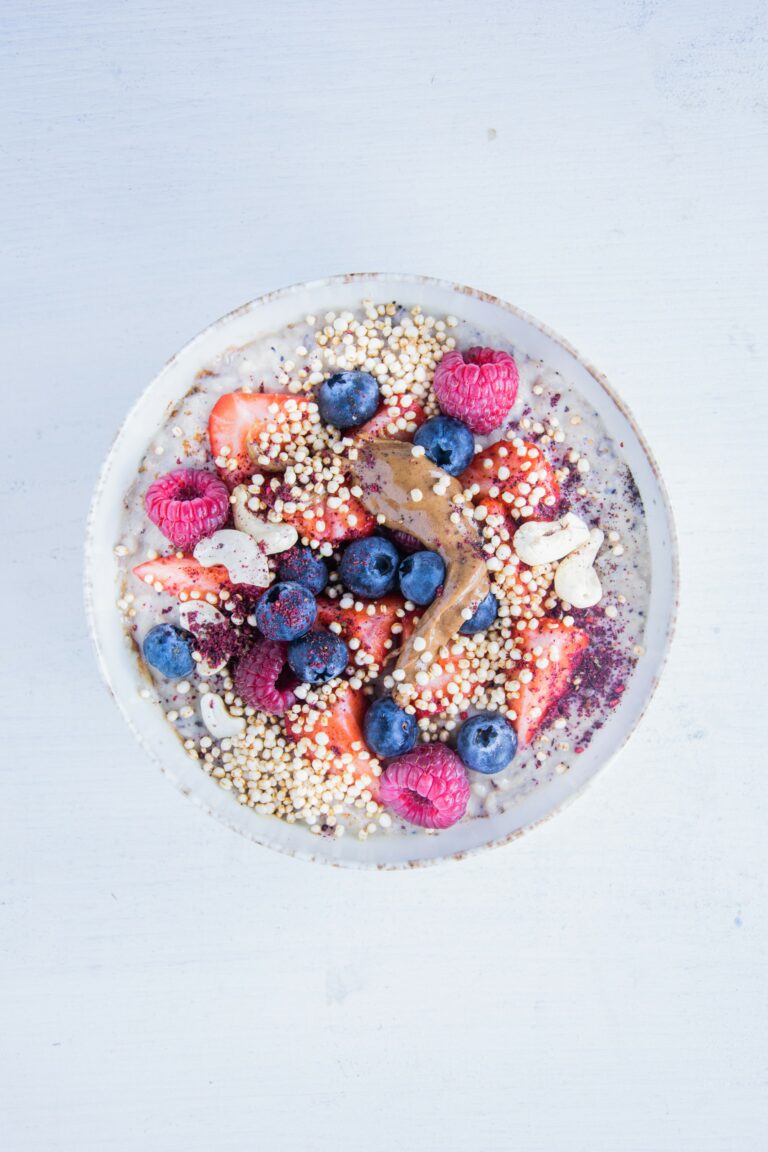 Porridge Toppings: 7 gesunde Ideen für dein süßes Frühstück