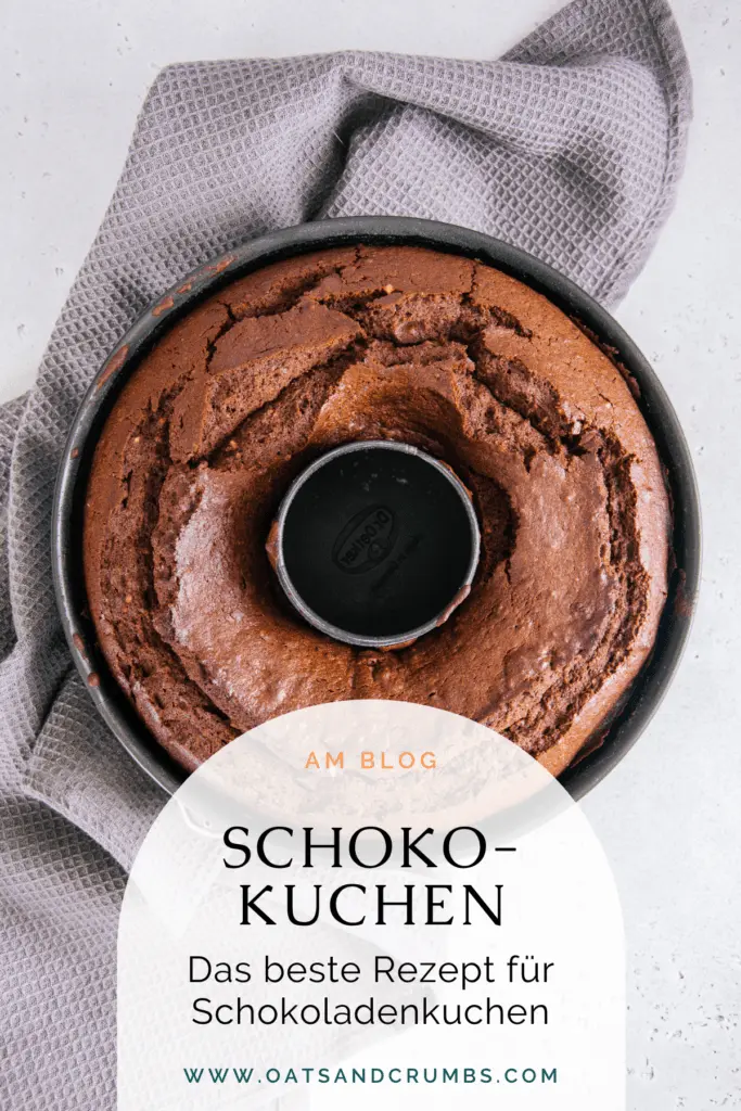 Pinterest-Grafik für den besten saftigen Schokoladenkuchen