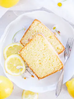 Der beste saftige Zitronenkuchen mit Zitronenglasur.