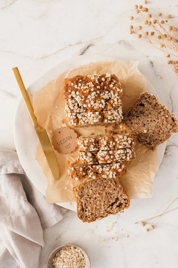 Schnelles veganes Bananenbrot mit Haferflocken