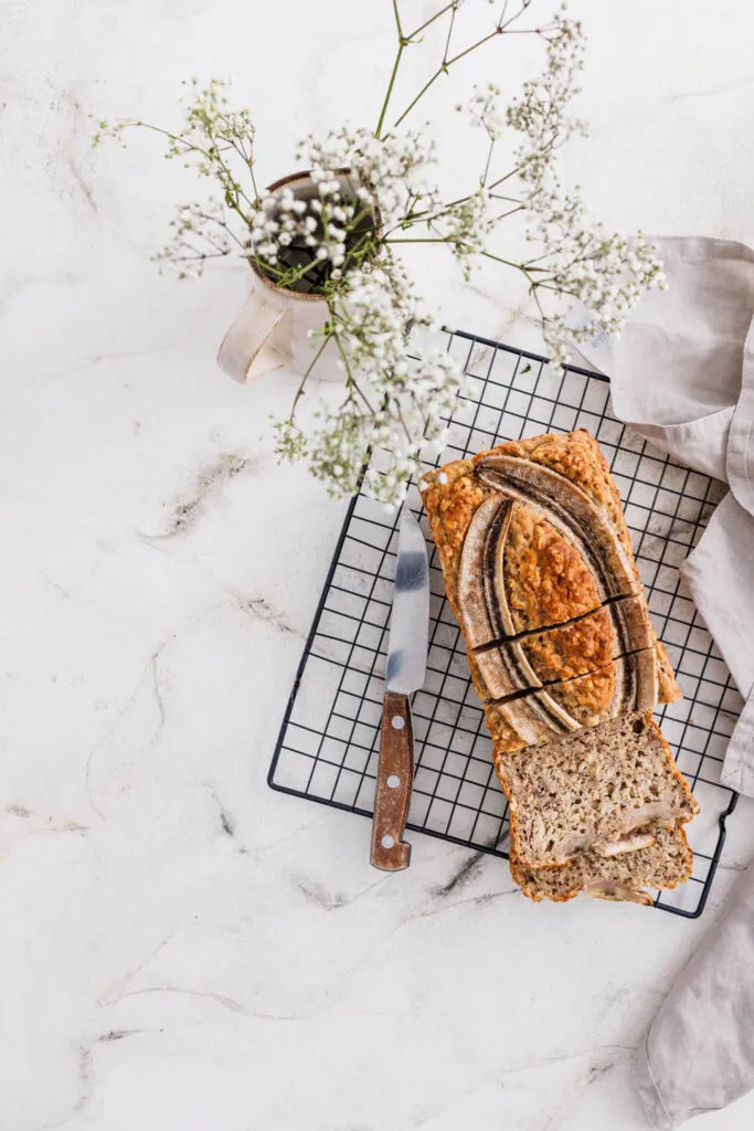 Gesundes Bananenbrot – vegan und ohne Zucker.