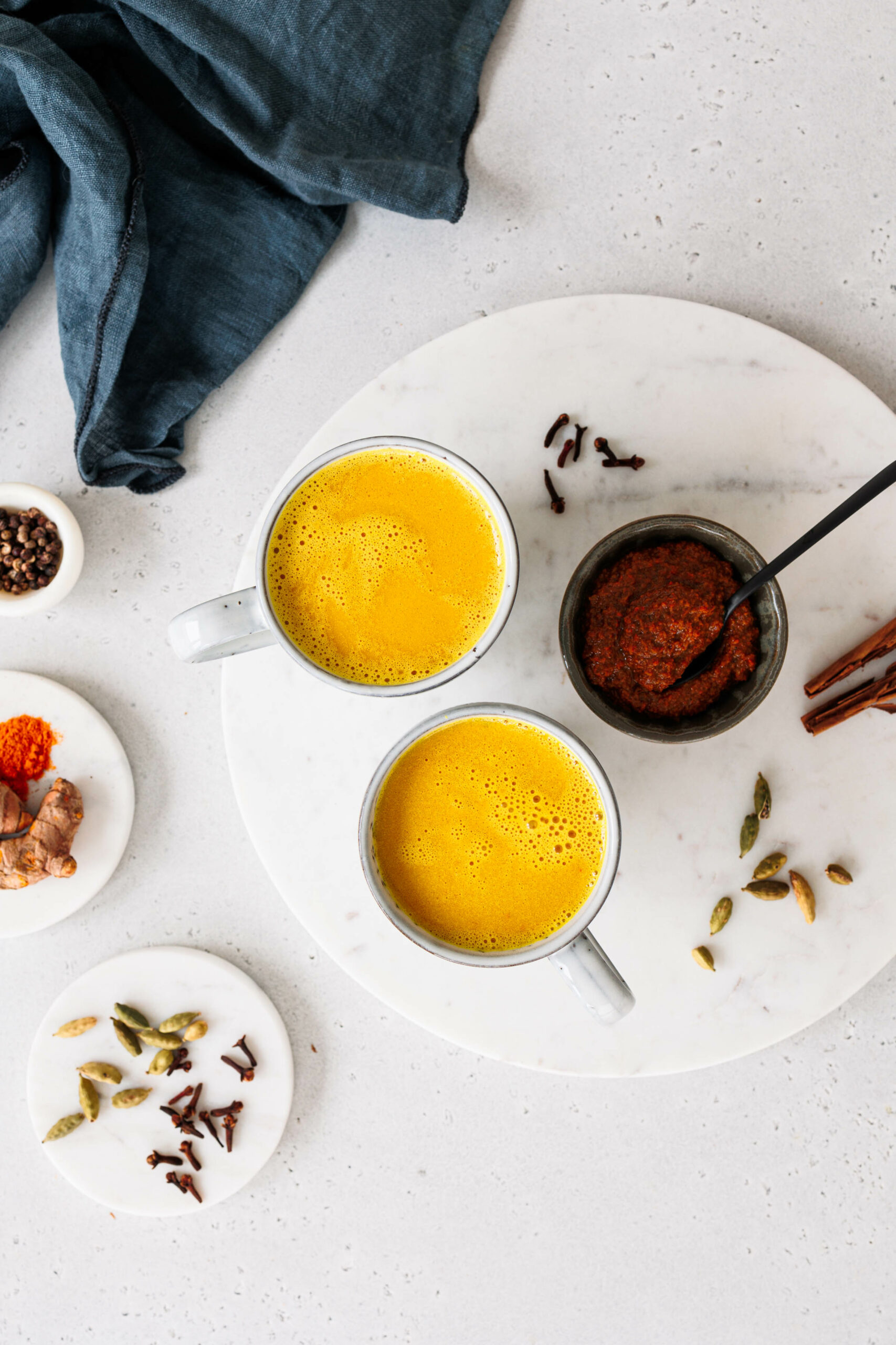 Goldene Milch mit Kurkuma-Paste (vegan) | Oats and Crumbs