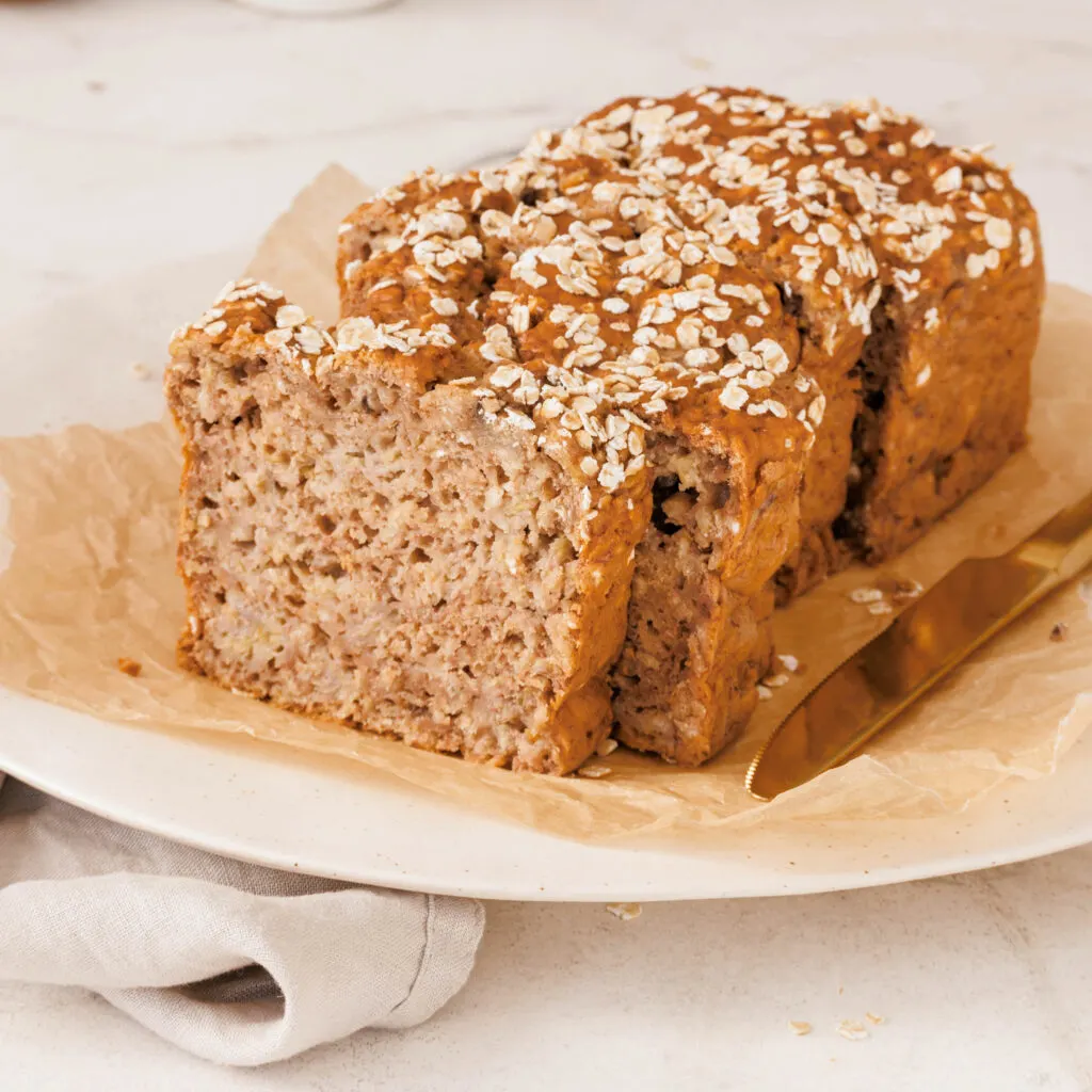 Bananenbrot mit Haferflocken // Rezept (zuckerfrei)