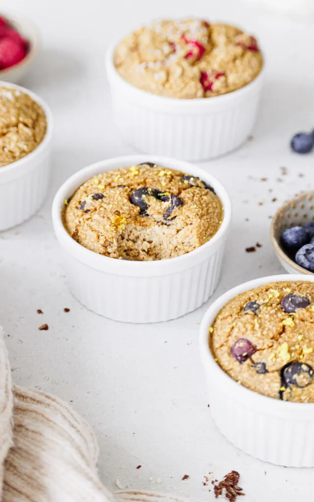 Baked Oats mit Heidelbeeren und Zitrone