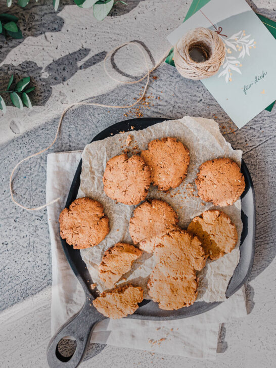 Saftiger Haferflocken-Kuchen (ohne Mehl)