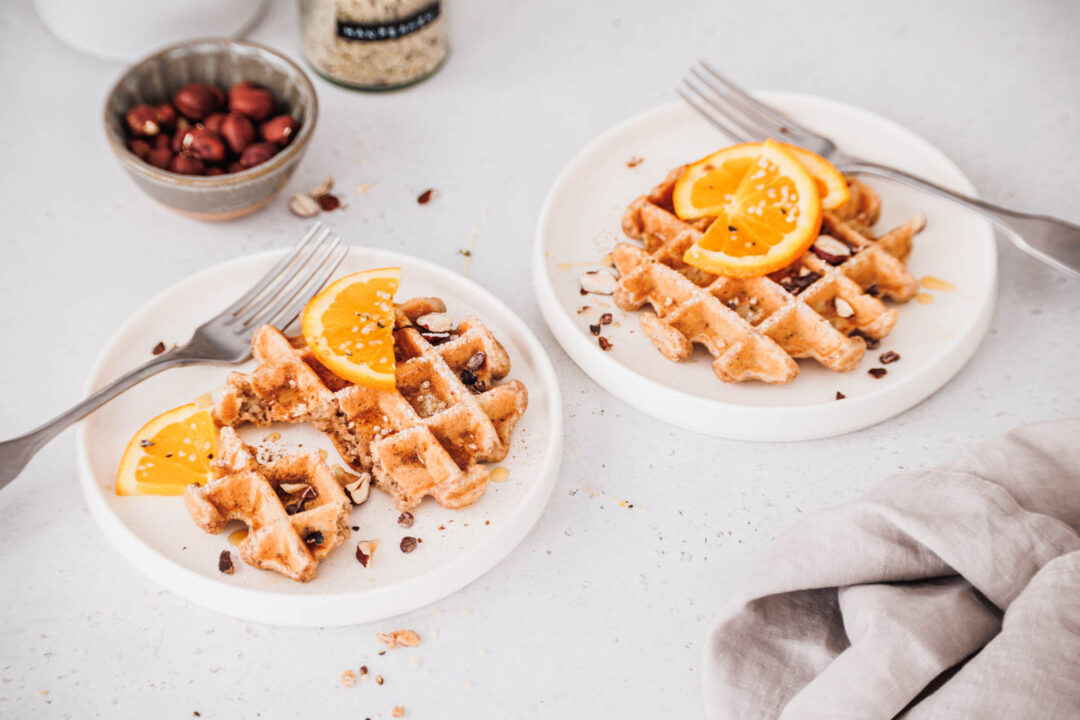 Fluffige vegane Waffeln ohne Zucker