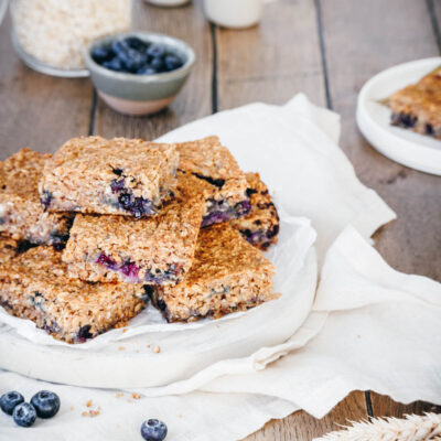 Saftiger Haferflocken-Kuchen (ohne Mehl).