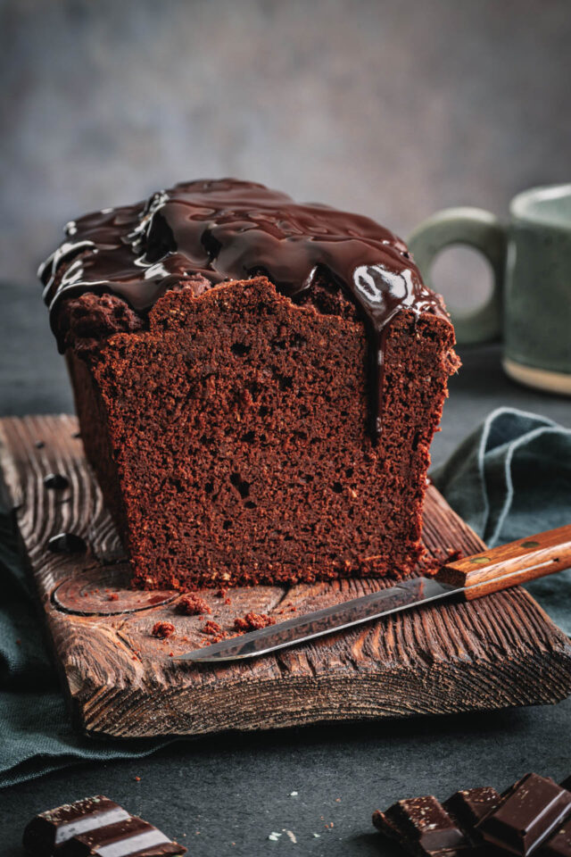 Saftiger Schokokuchen ohne Zucker (vegan)