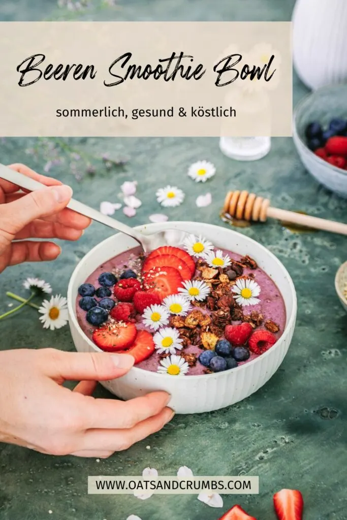 Pinterest-Grafik zum Beeren-Smoothie-Bowl-Rezept