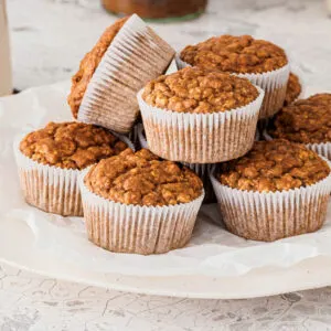 Zuckerfreie Bananen-Haferflocken-Muffins.