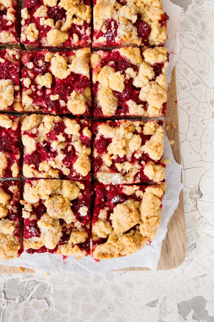 Köstlicher Streuselkuchen mit Obst.