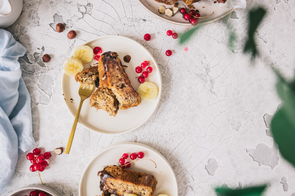 Saftiger Bananenkuchen ohne Zucker // vegan &amp; einfach