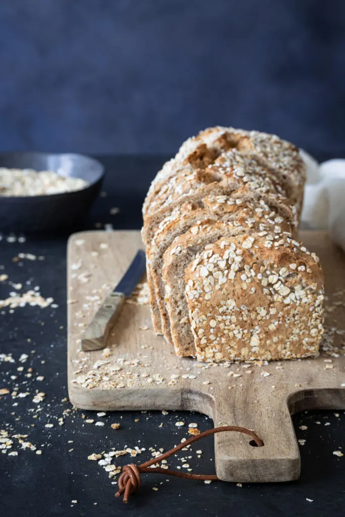 Haferflockenbrot backen: gesundes Rezept.