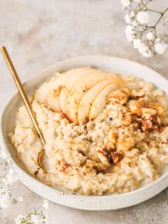 Porridge Rezept Mikrowelle: Schnelles Frühstück mit Haferflocken.