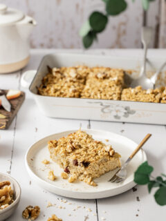 Baked Oatmeal mit Apfel.