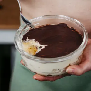 High Protein Bananenschnitten-Bowl aus der Fitness-Küche.