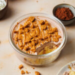 Schoko-Biscoff Protein-Kuchen-Bowl – Mealprep-Frühstück aus der Fitnessküche.
