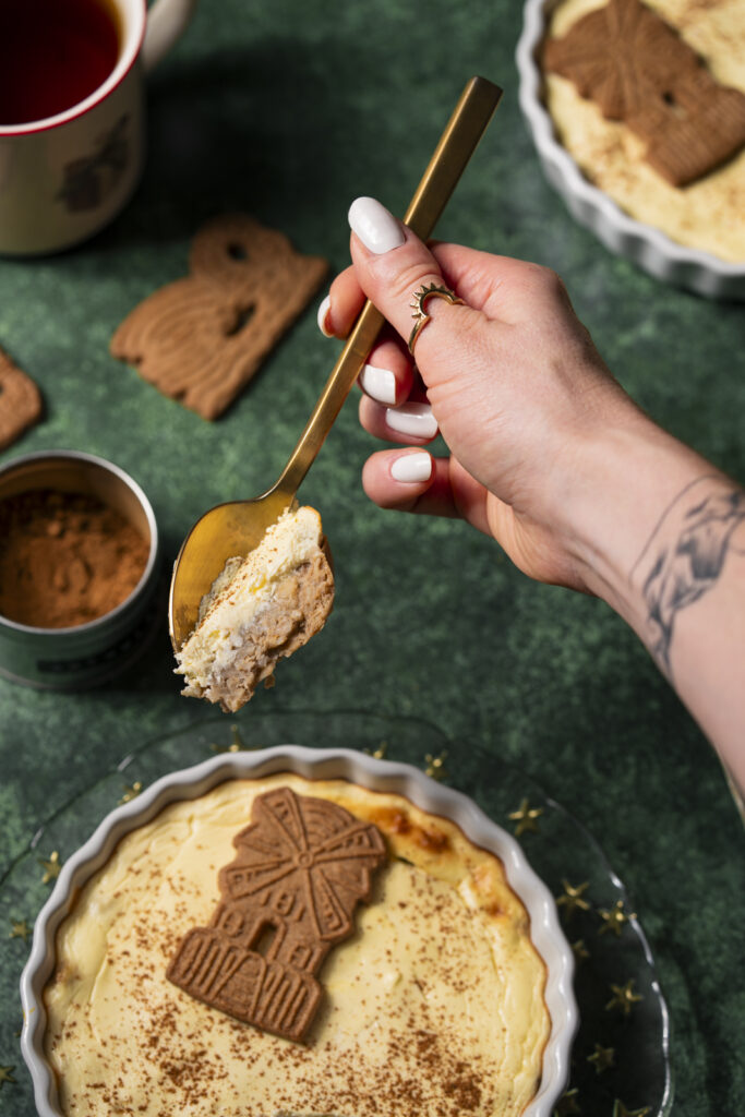 Weihnachtliche Baked Oats mit 40 g Protein pro Portion.