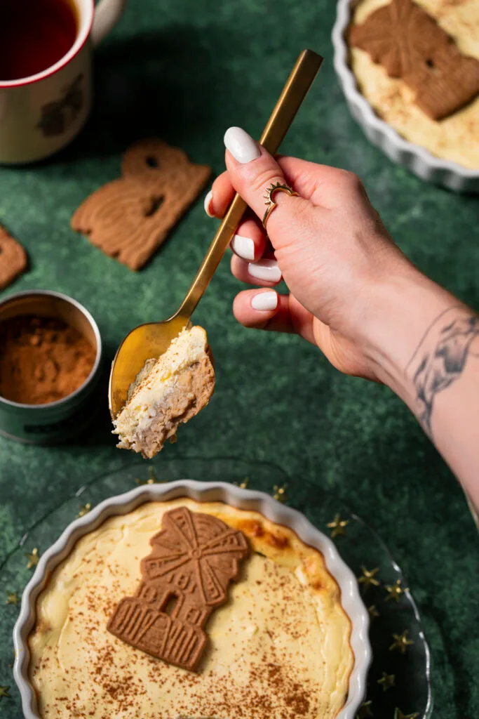 Weihnachtliche Baked Oats mit 40 g Protein pro Portion.